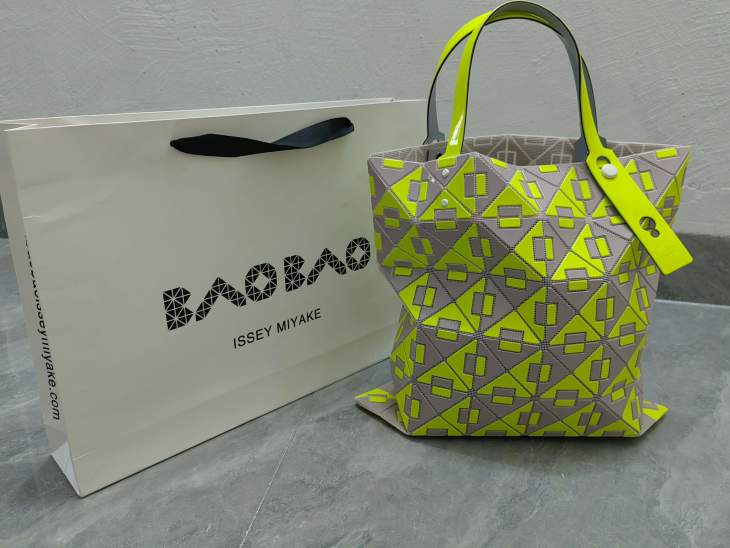 Picture of Issey Miyake Handbags _SKUfw157226744fw
